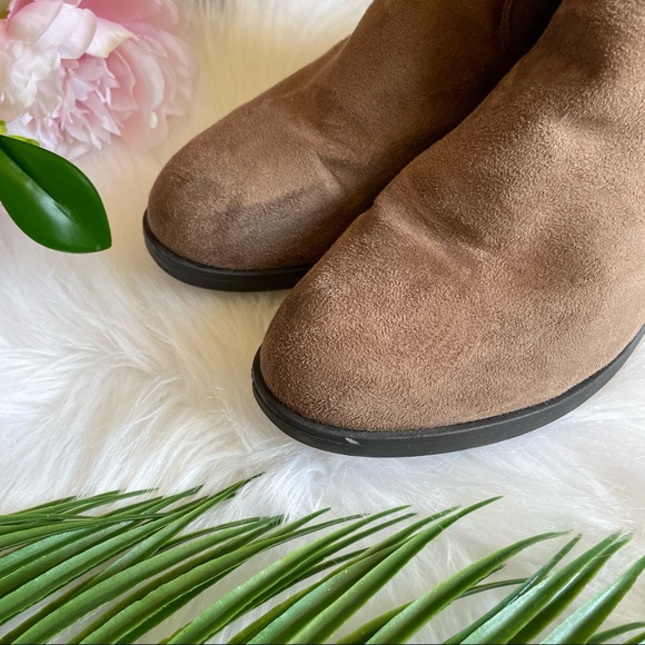 Slip On Brown Boots - Picture 4 of 9